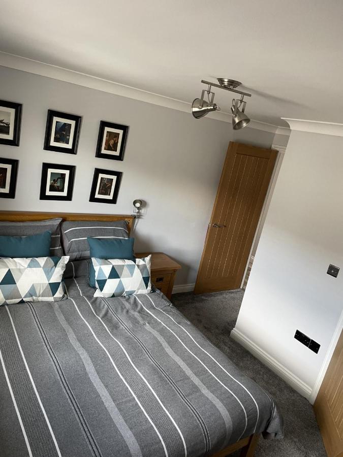 Burry Port Harbour Apartment Bagian luar foto