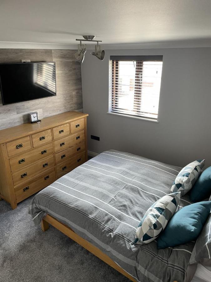 Burry Port Harbour Apartment Bagian luar foto